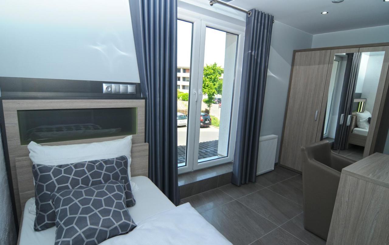 Nanis Hotel & Appartements Steinhude Exterior photo